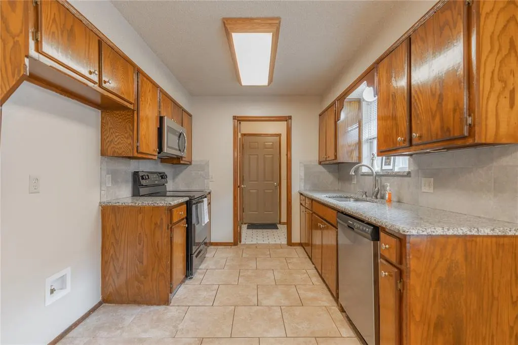 Photo 9 — 2310 Cedar Brook Drive, Oklahoma City, OK 73160