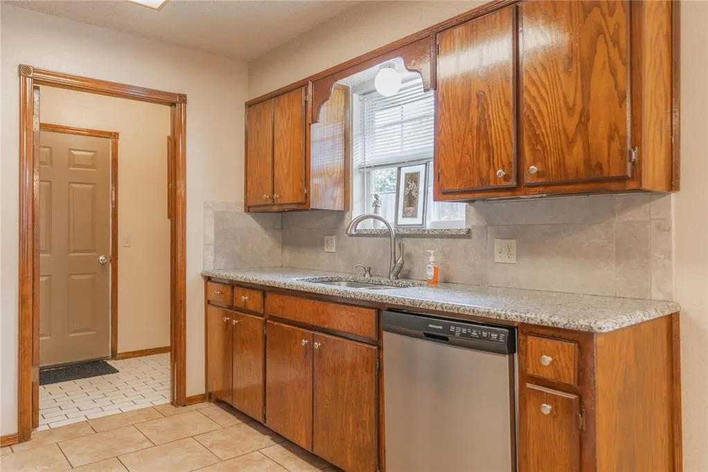 Photo 11 — 2310 Cedar Brook Drive, Oklahoma City, OK 73160