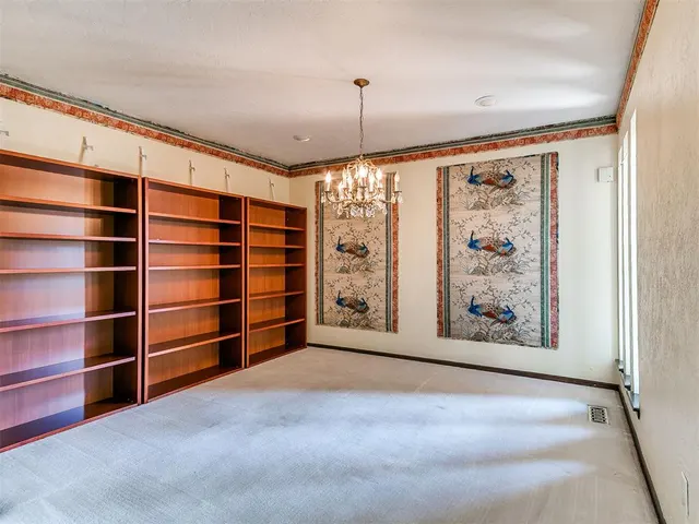 Photo 4 — 8905 Stanford Court, Oklahoma City, OK 73132