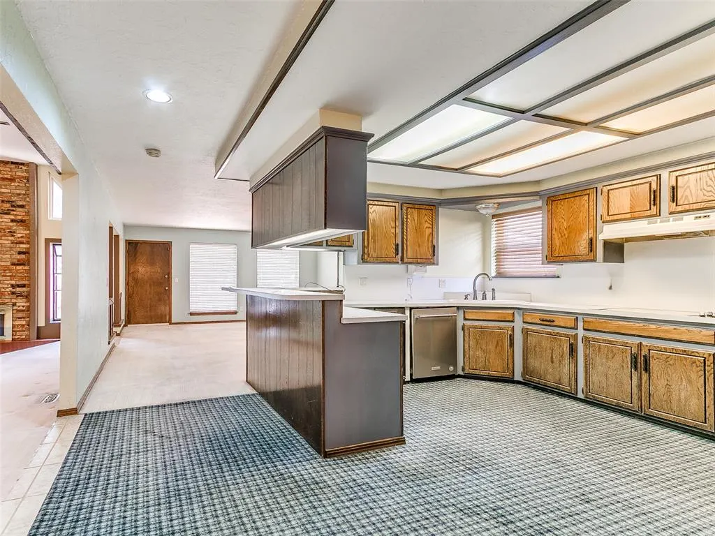 Photo 13 — 8905 Stanford Court, Oklahoma City, OK 73132