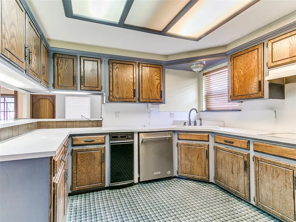 Photo 16 — 8905 Stanford Court, Oklahoma City, OK 73132