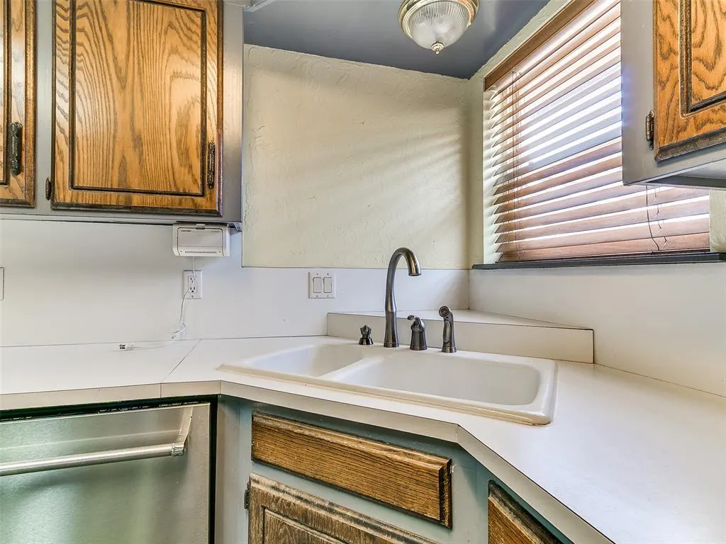 Photo 17 — 8905 Stanford Court, Oklahoma City, OK 73132