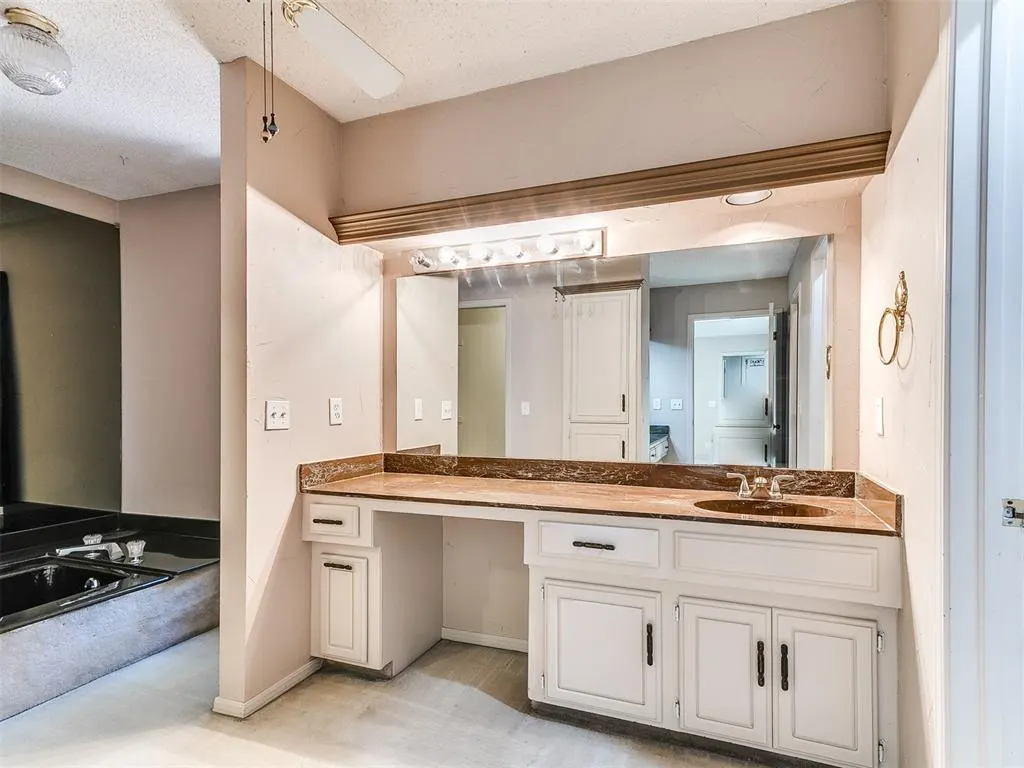 Photo 26 — 8905 Stanford Court, Oklahoma City, OK 73132