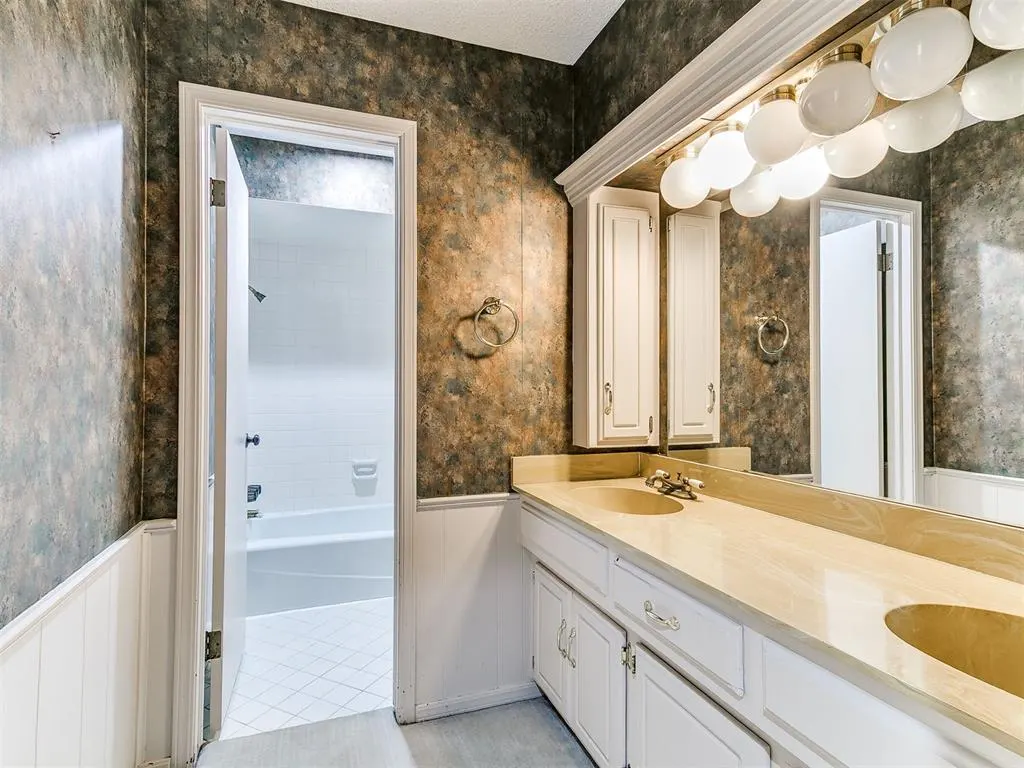 Photo 34 — 8905 Stanford Court, Oklahoma City, OK 73132