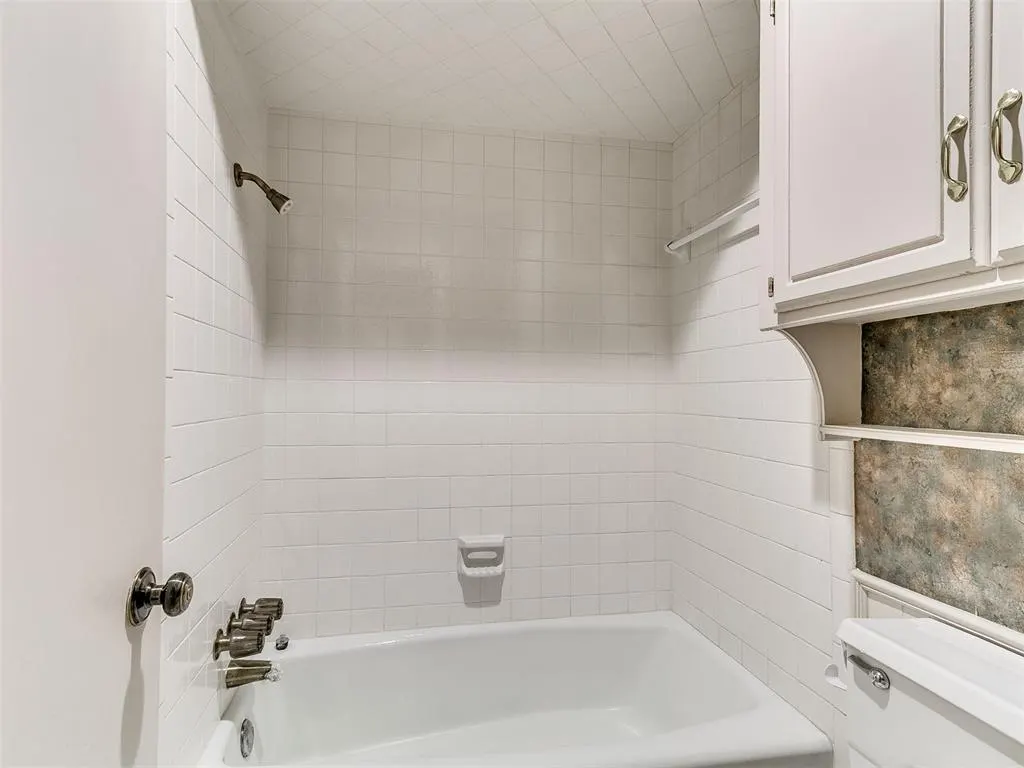 Photo 35 — 8905 Stanford Court, Oklahoma City, OK 73132