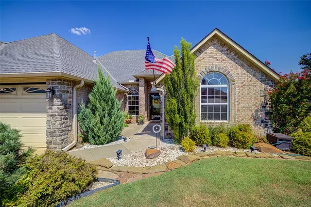 Photo 2 — 3693 Stonebrook Drive, Norman, OK 73072