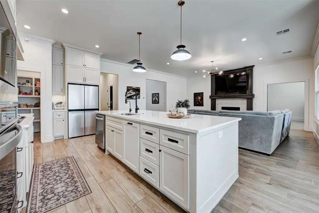Photo 15 — 10121 Oakwood Drive, Edmond, OK 73025