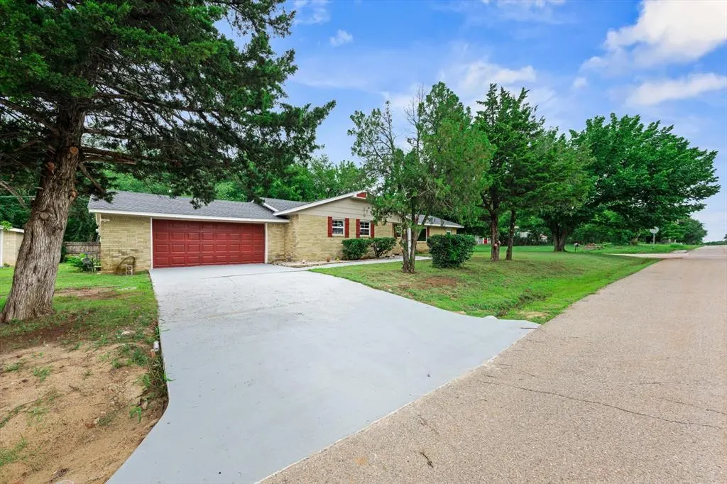 Photo 3 — 1223 E Vilas Avenue, Guthrie, OK 73044