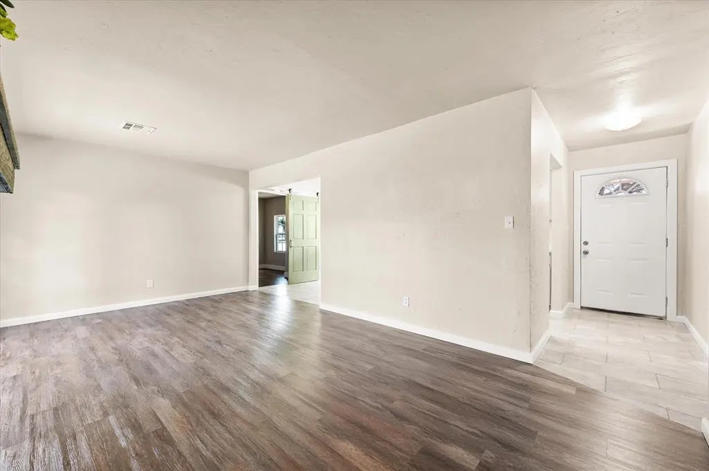 Photo 8 — 1223 E Vilas Avenue, Guthrie, OK 73044