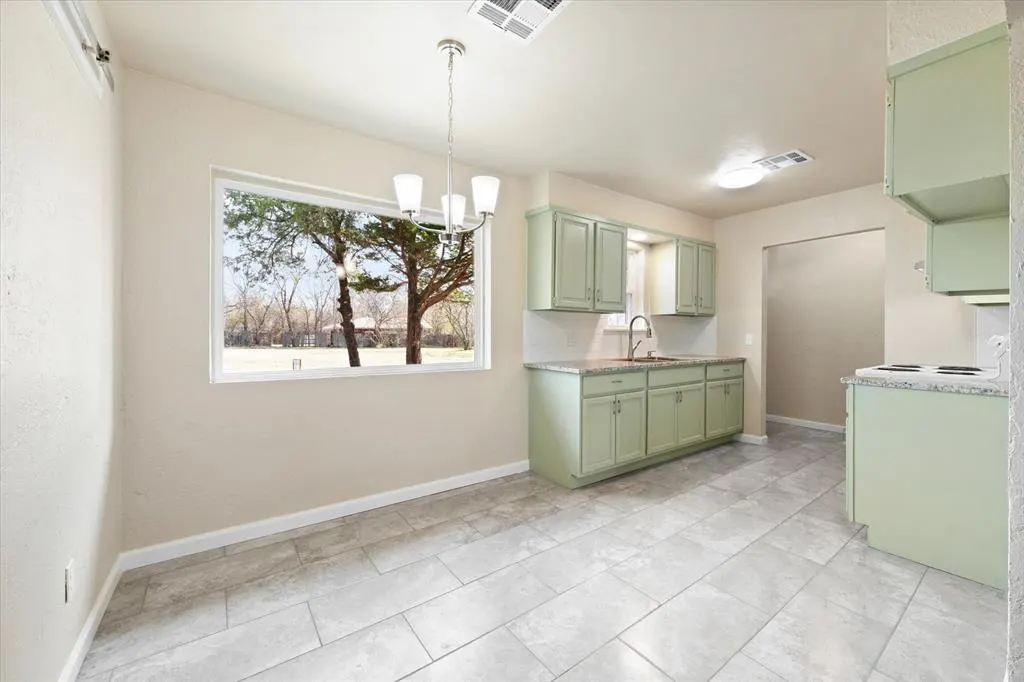 Photo 14 — 1223 E Vilas Avenue, Guthrie, OK 73044