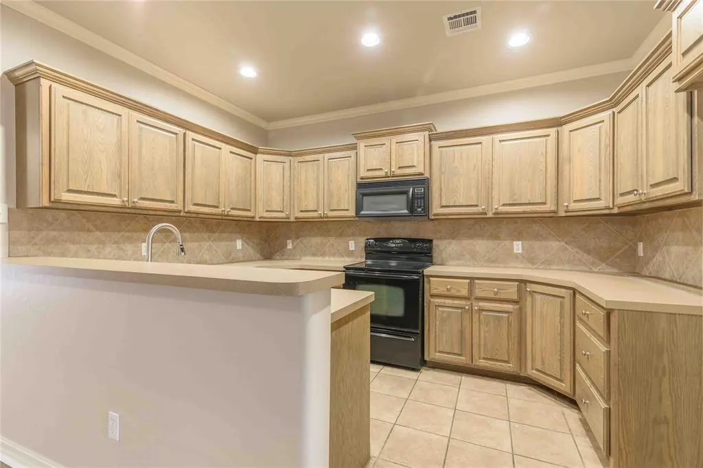Photo 5 — 520 SW 123rd Place, Oklahoma City, OK 73170