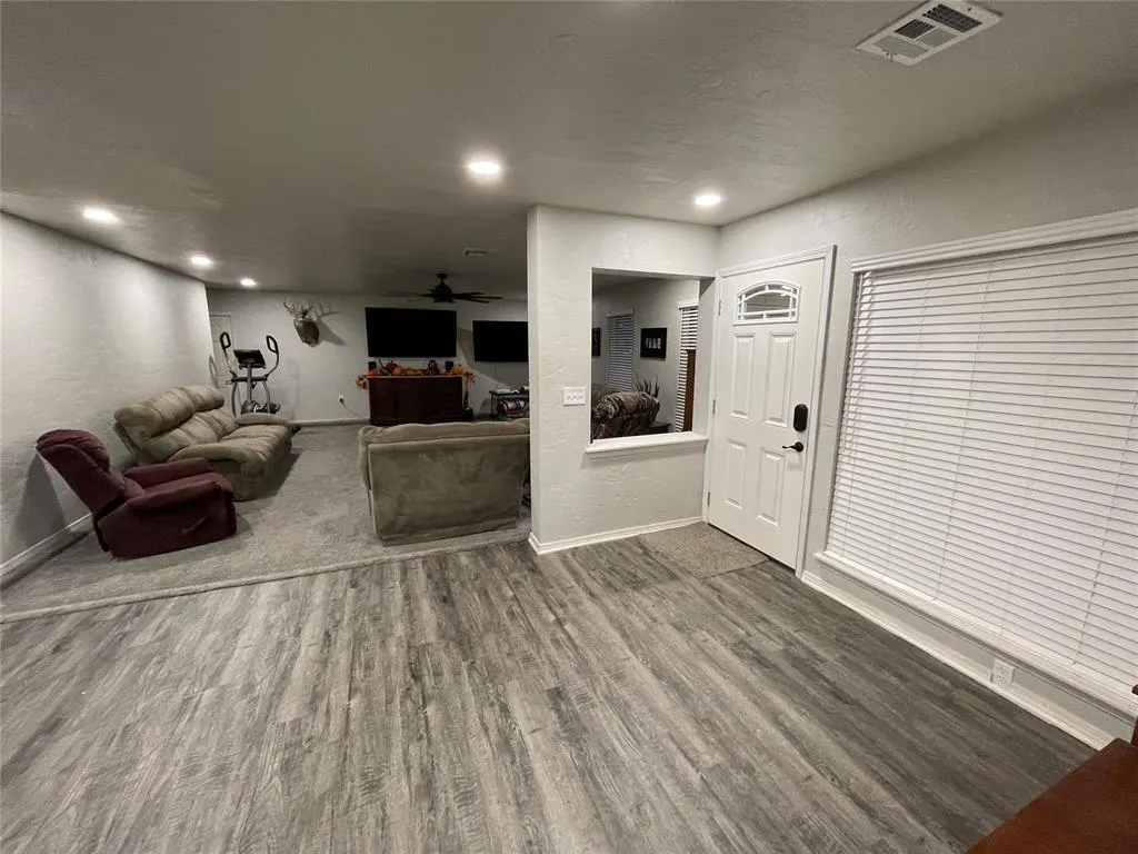 Photo 4 — 520 Adams Street, Holdenville, OK 74848