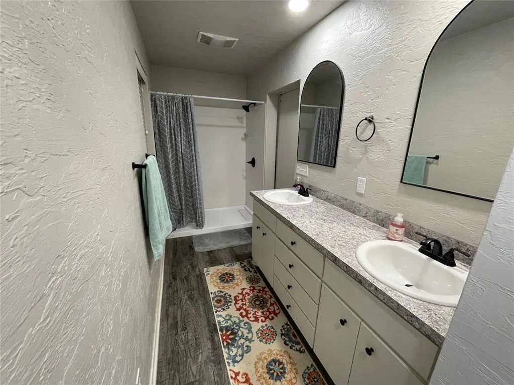 Photo 17 — 520 Adams Street, Holdenville, OK 74848