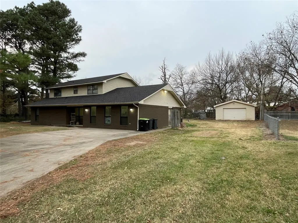 Photo 47 — 520 Adams Street, Holdenville, OK 74848