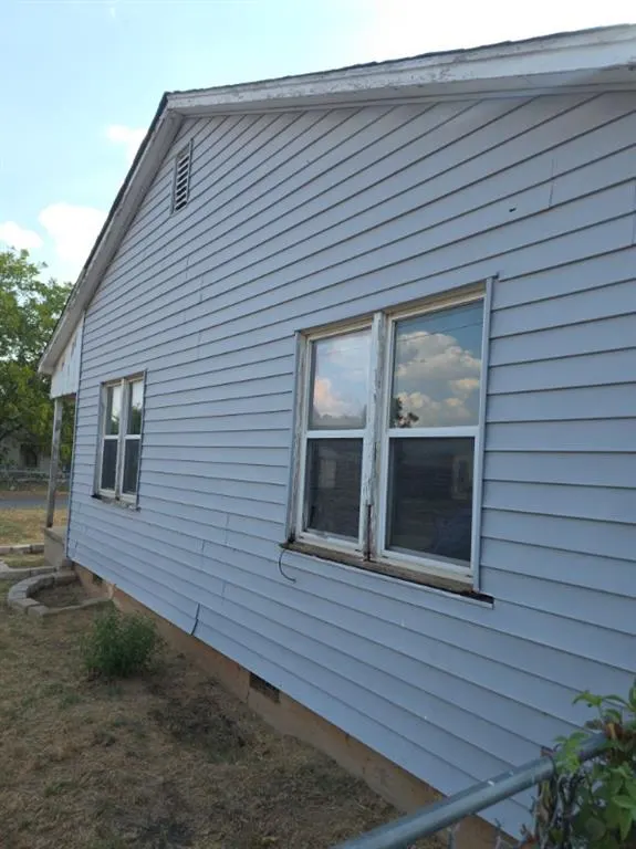 Photo 3 — 215 E Spruce Avenue, Duncan, OK 73533
