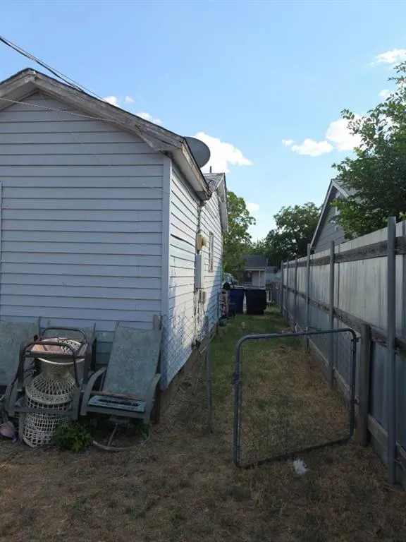 Photo 19 — 215 E Spruce Avenue, Duncan, OK 73533