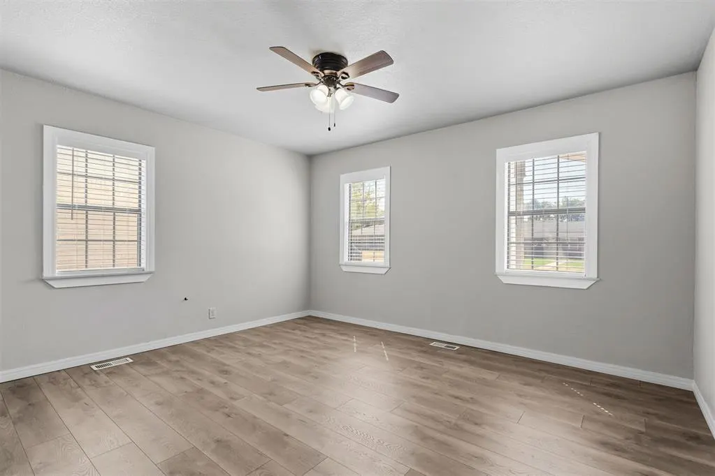 Photo 11 — 616 W Kings Road, Ada, OK 74820