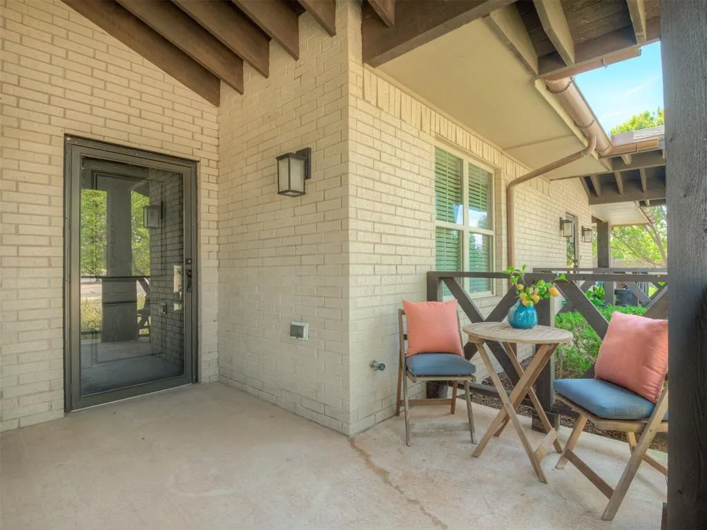 Photo 2 — 2224 Kavanaugh Boulevard, Oklahoma City, OK 73120