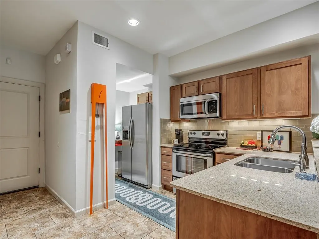 Photo 11 — 2224 Kavanaugh Boulevard, Oklahoma City, OK 73120