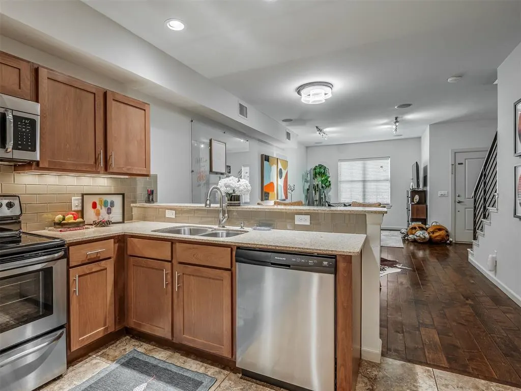 Photo 12 — 2224 Kavanaugh Boulevard, Oklahoma City, OK 73120