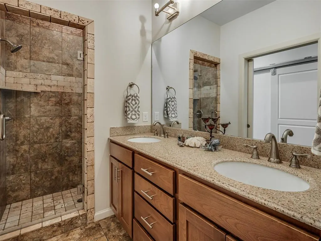 Photo 19 — 2224 Kavanaugh Boulevard, Oklahoma City, OK 73120