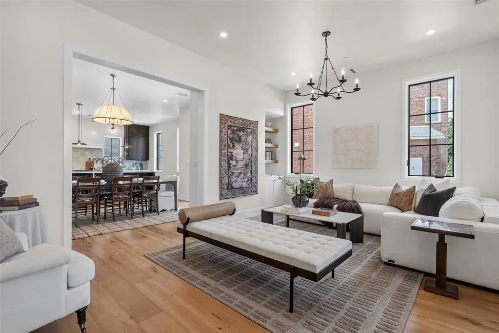 Photo 4 — 516 NE 2nd Street, Oklahoma City, OK 73104