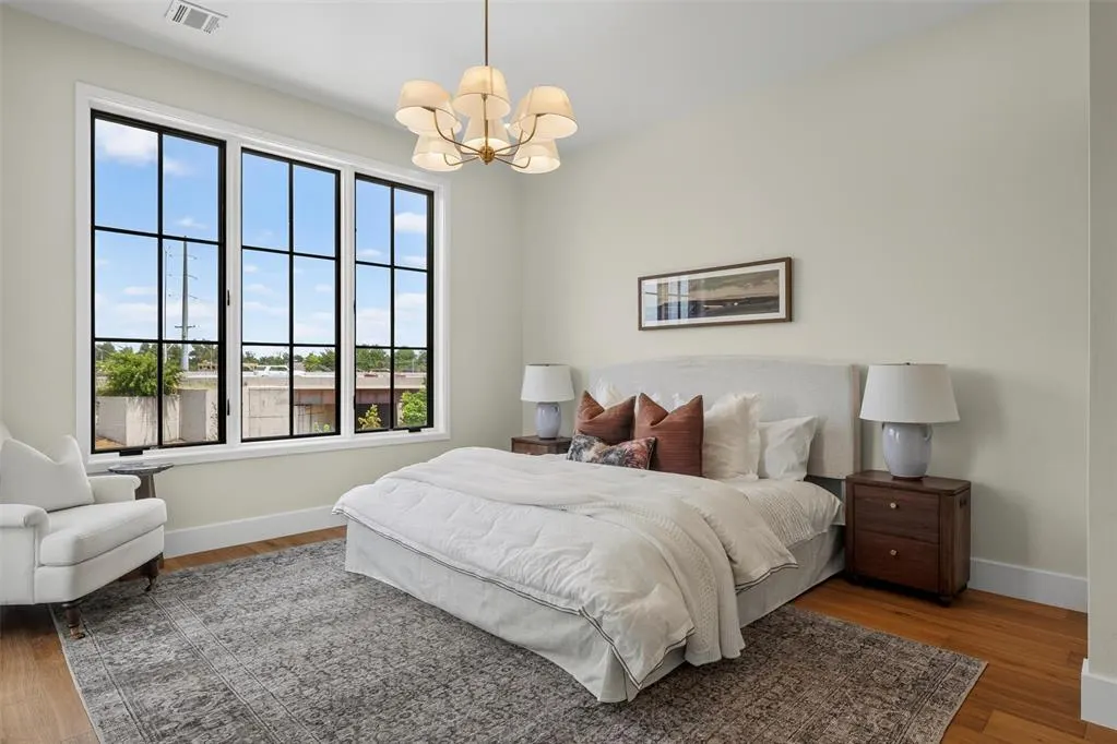 Photo 17 — 516 NE 2nd Street, Oklahoma City, OK 73104