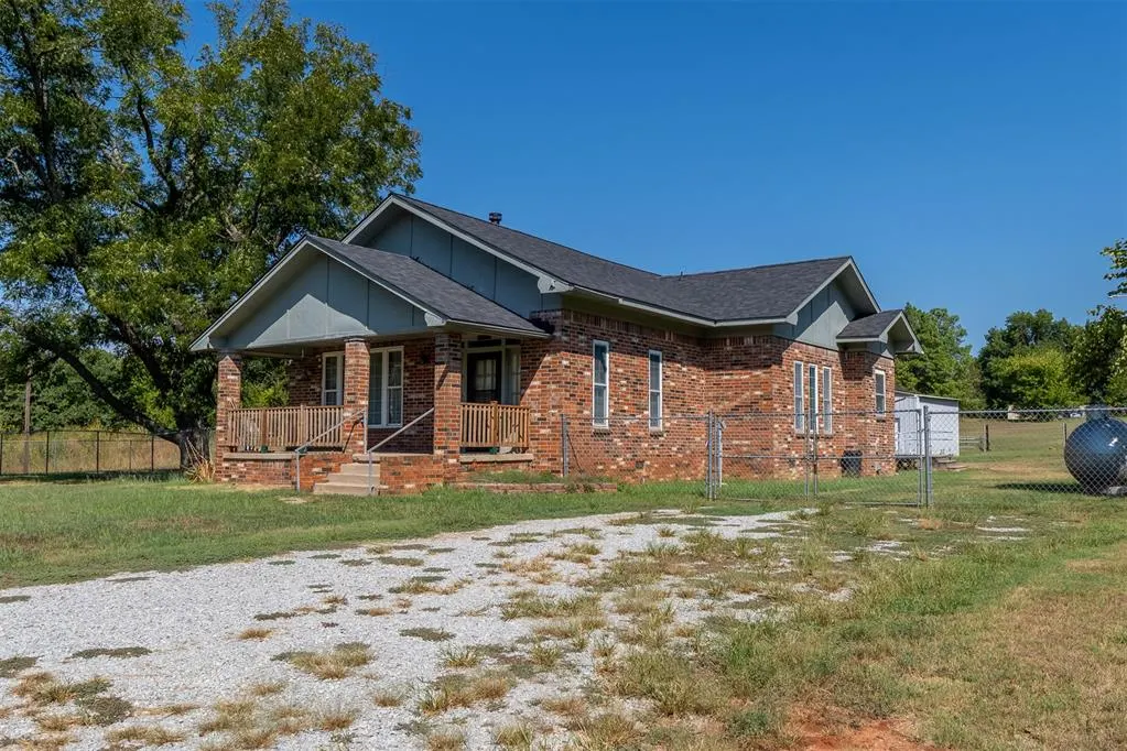 Front exterior — 30733 E County Road 1570, Pauls Valley, OK 73075