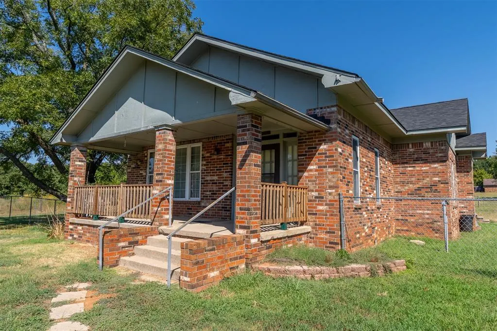 Photo 2 — 30733 E County Road 1570, Pauls Valley, OK 73075