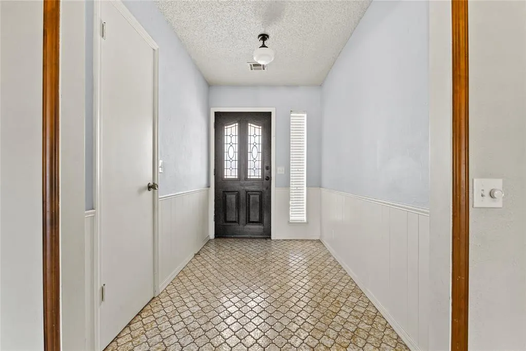Photo 4 — 122 Randolph Road, Clinton, OK 73601