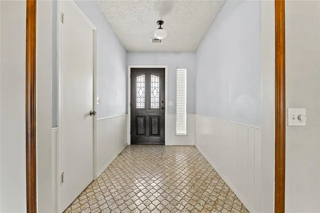 Photo 4 — 122 Randolph Road, Clinton, OK 73601
