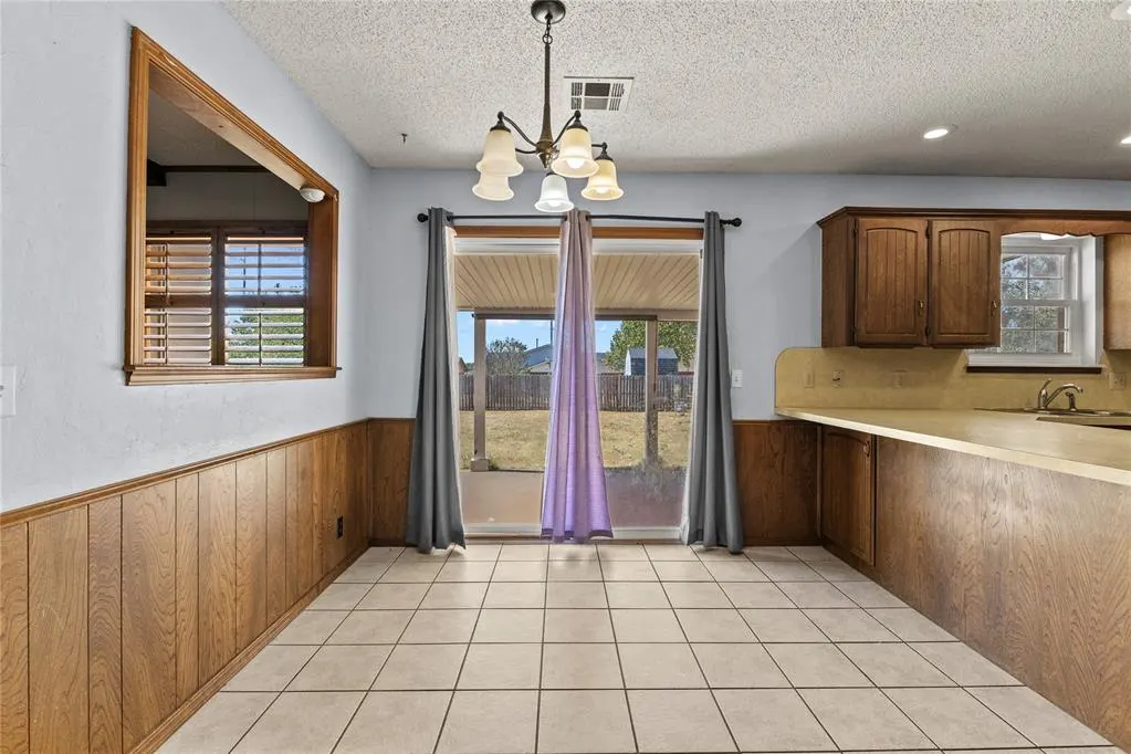 Photo 10 — 122 Randolph Road, Clinton, OK 73601