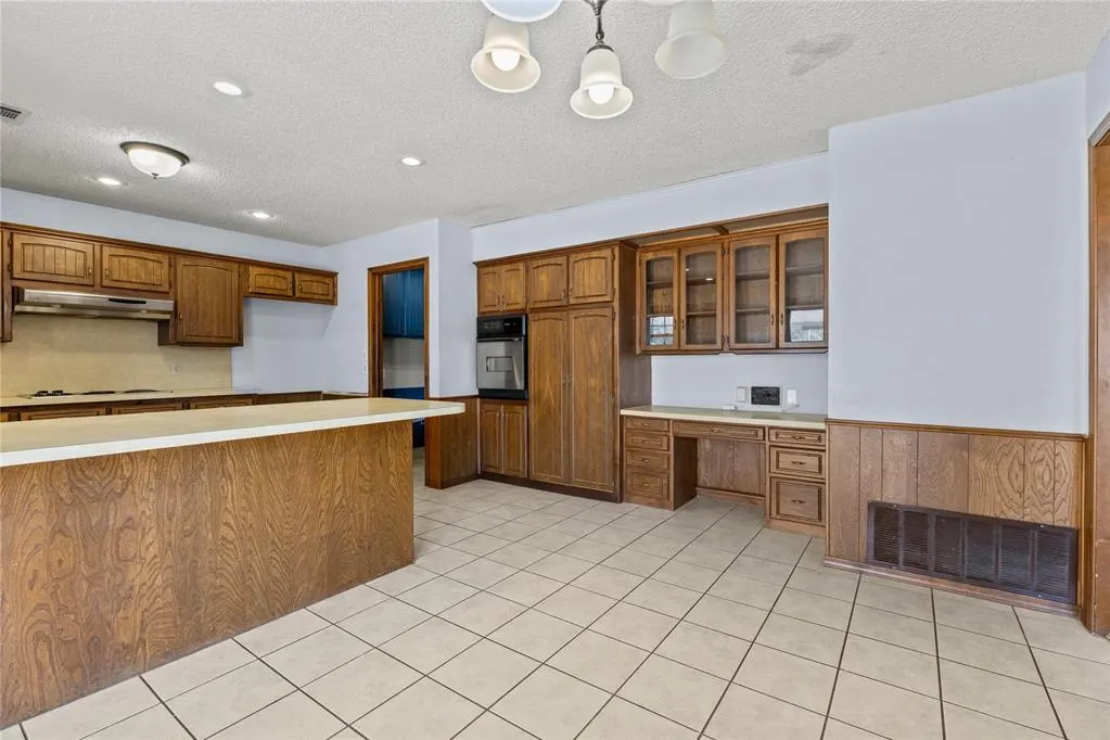Photo 8 — 122 Randolph Road, Clinton, OK 73601