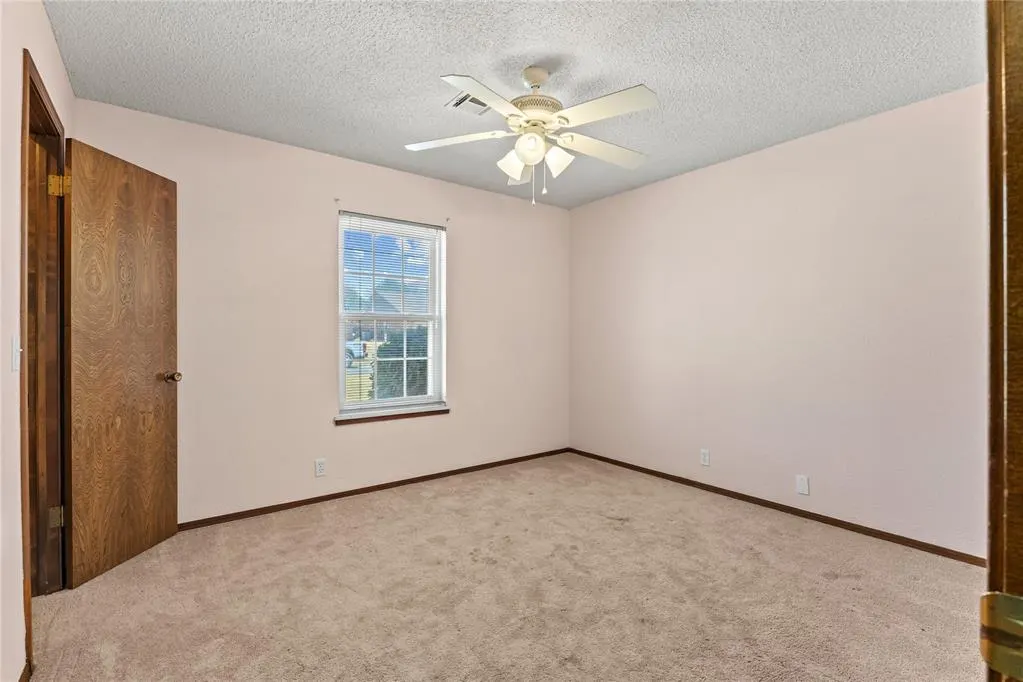 Photo 14 — 122 Randolph Road, Clinton, OK 73601