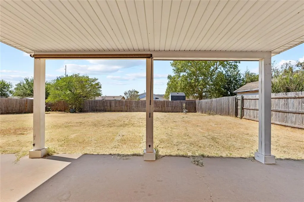 Photo 23 — 122 Randolph Road, Clinton, OK 73601