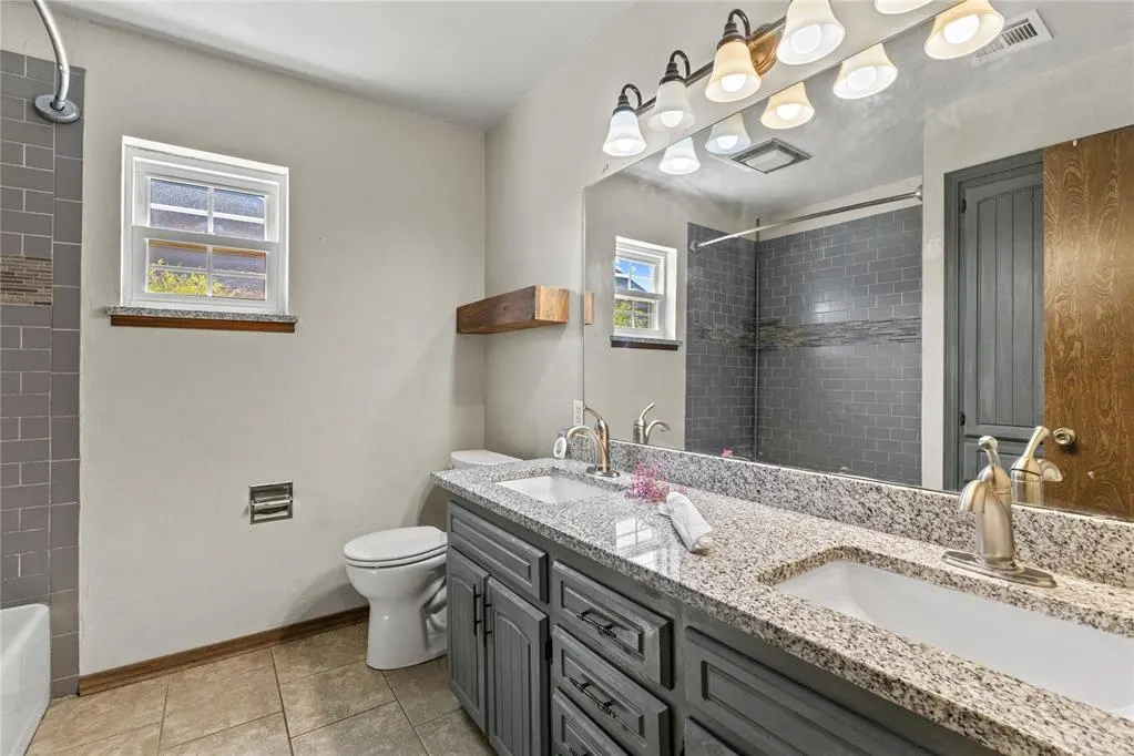 Photo 16 — 122 Randolph Road, Clinton, OK 73601