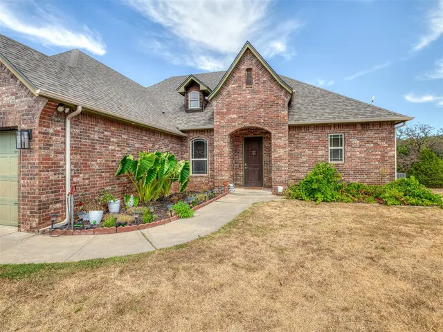 Photo 2 — 329678 E 1000 Road, Harrah, OK 73045
