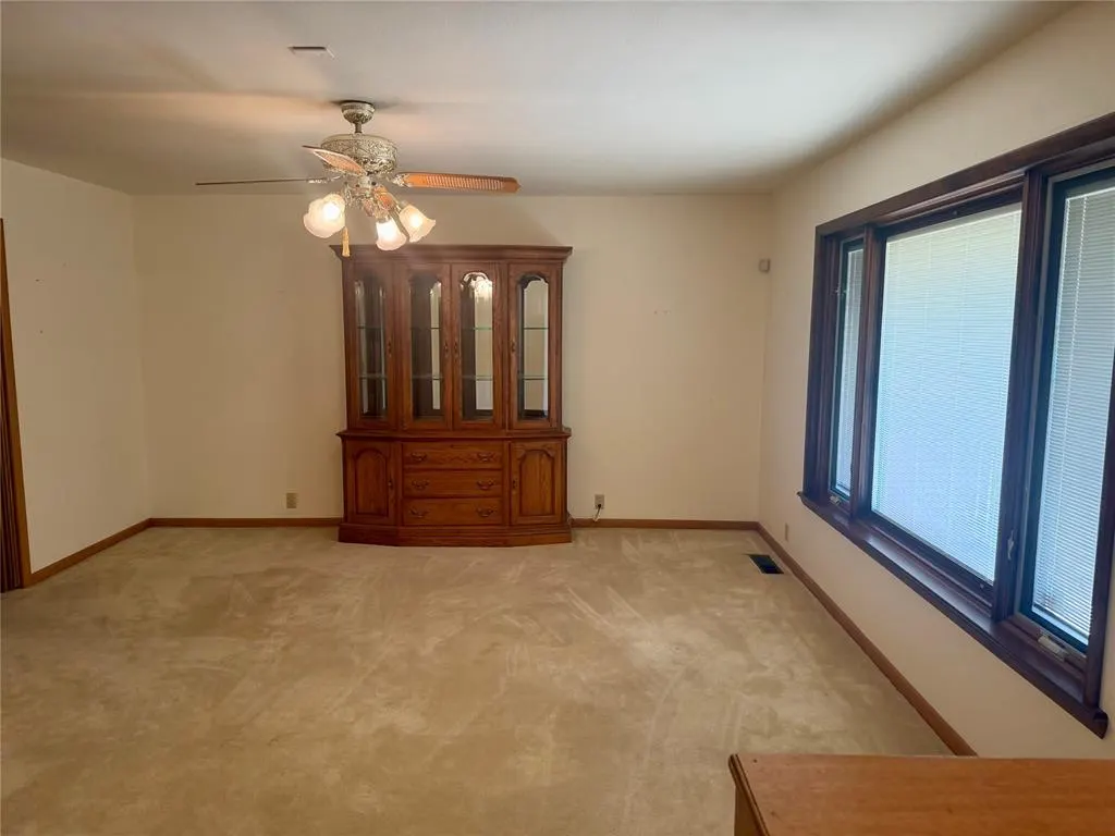 Photo 3 — 412 S 25th Street, Clinton, OK 73601