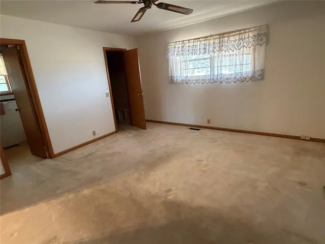 Photo 5 — 412 S 25th Street, Clinton, OK 73601