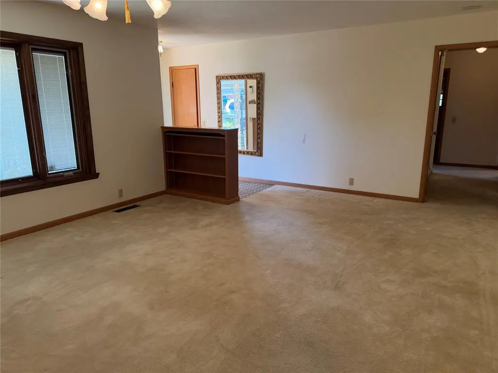 Photo 9 — 412 S 25th Street, Clinton, OK 73601
