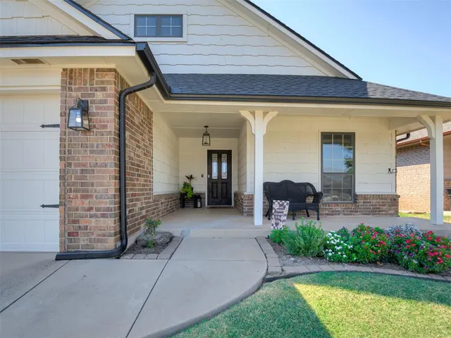 Photo 2 — 2204 NW 158th Street, Edmond, OK 73013
