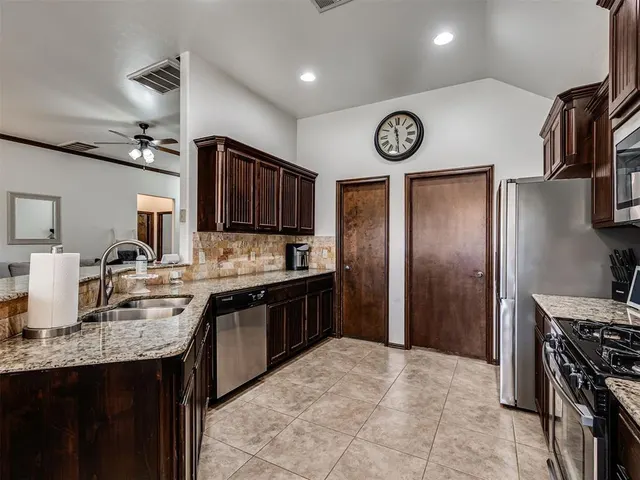 Photo 7 — 2204 NW 158th Street, Edmond, OK 73013