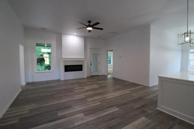 Photo 2 — 132 Mountain Laurel Way, Noble, OK 73068