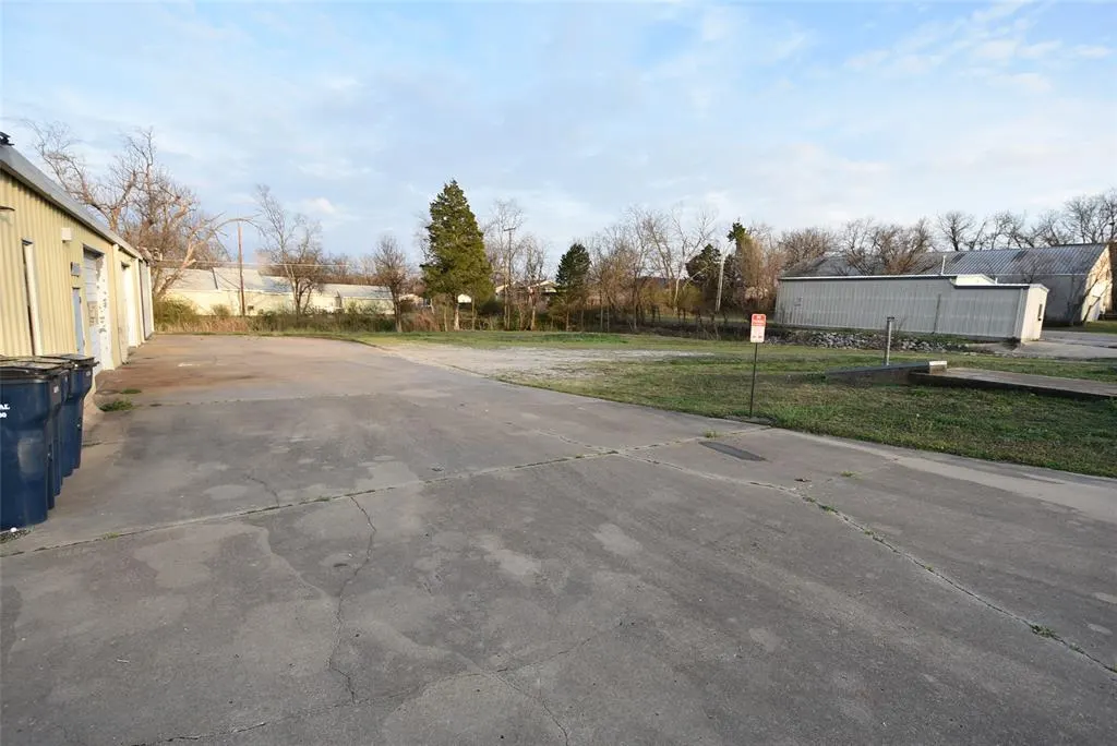 Photo 7 — 610 N Main Street, Seminole, OK 74868