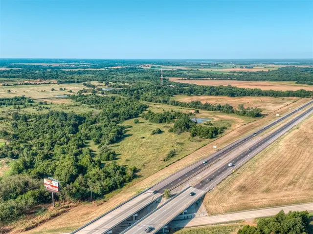 Photo 2 — 12741 Bethel Road, Shawnee, OK 74804