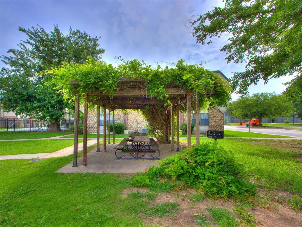 Photo 27 — 401 SE 12th Avenue 208, Norman, OK 73071
