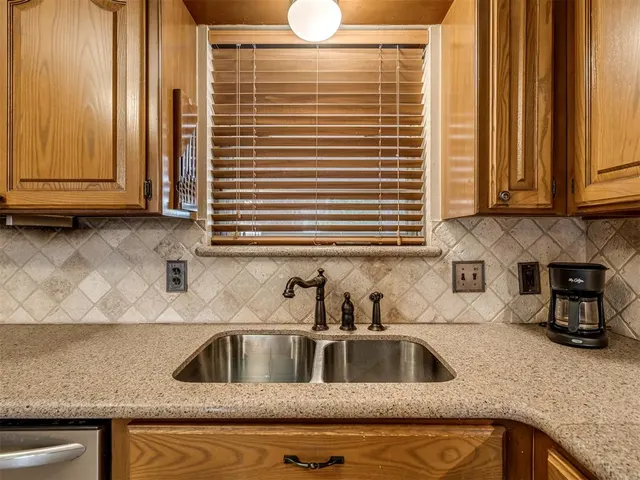 Photo 5 — 8708 S Charlotte Drive, Oklahoma City, OK 73159