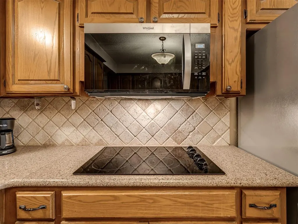Photo 6 — 8708 S Charlotte Drive, Oklahoma City, OK 73159