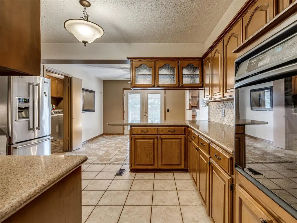 Photo 8 — 8708 S Charlotte Drive, Oklahoma City, OK 73159