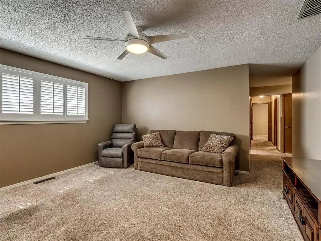 Photo 14 — 8708 S Charlotte Drive, Oklahoma City, OK 73159